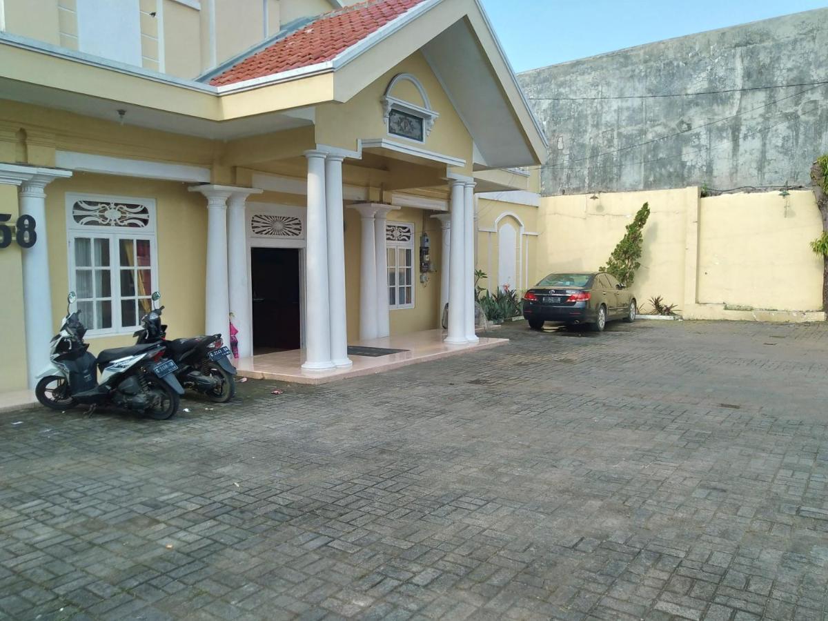 Syariah Redpartner Hotel 2*